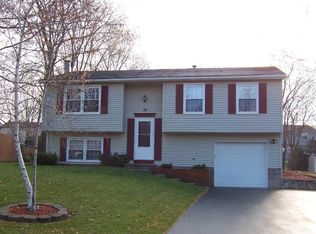 72 Falcon Dr, West Henrietta, NY 14586