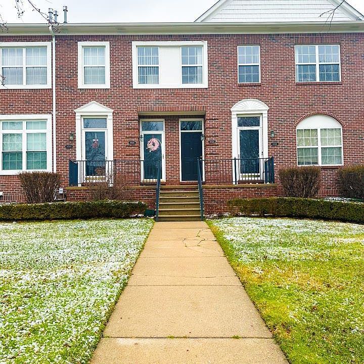 1st image of 14520 Vauxhall Dr #69