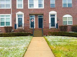 14520 Vauxhall Dr #69, Sterling Heights, MI 48313