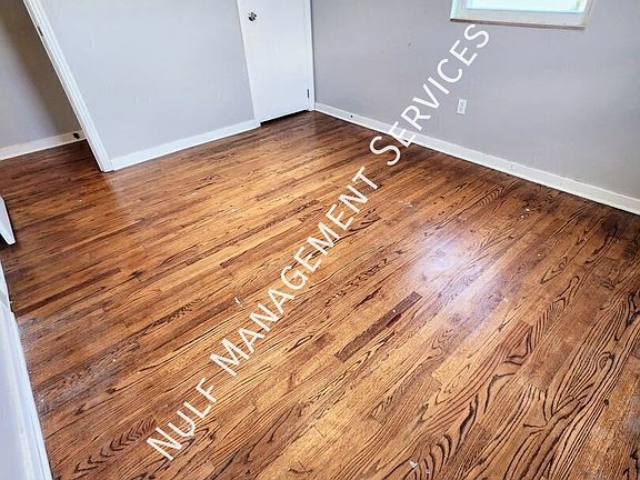 5th image of 831 Odonovan St