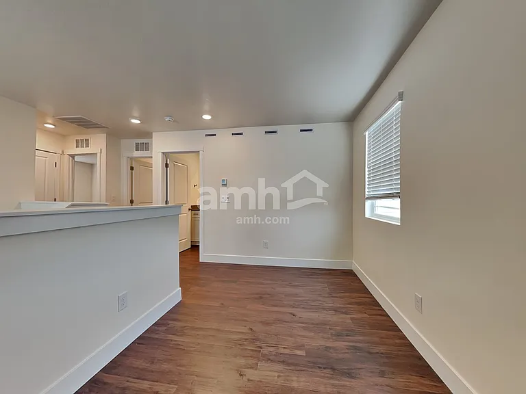 1067 Jillian Ave — Photo 7