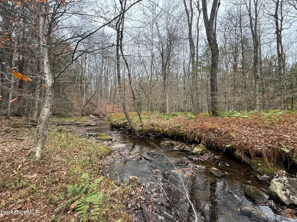 9 Benton Hill Rd, Becket, MA 01223