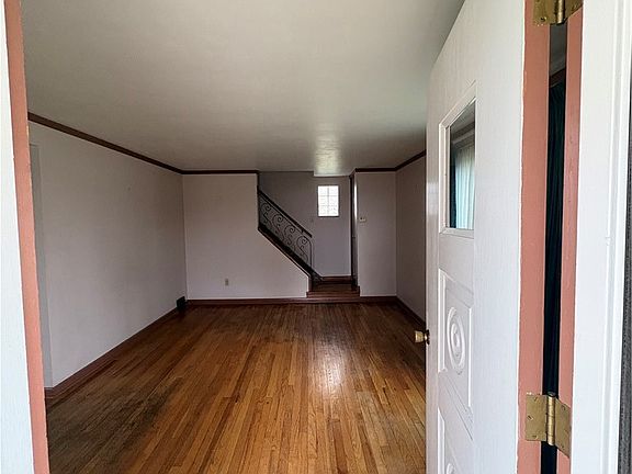 3rd image of 1114 Cascade Dr