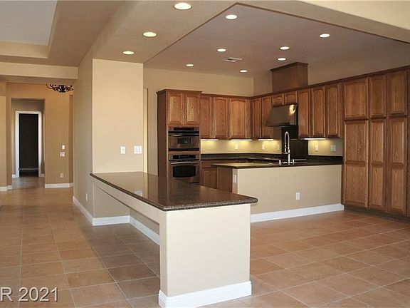 4th image of 232 Muldowney Ln #0