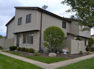 406 Circlegate Rd, New Lenox, IL 60451