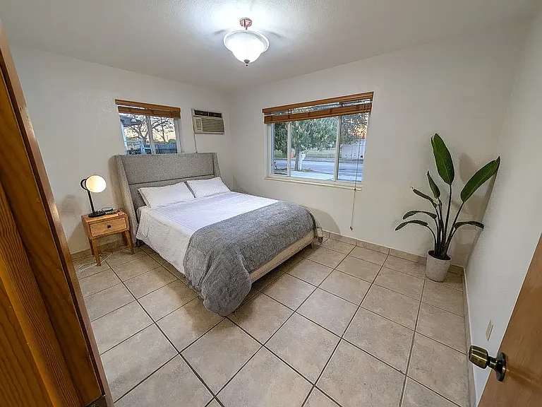 1037 SW 76th Ave — Photo 7