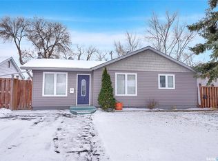 1045 Brown St, Moose Jaw, SK S6H2Z4