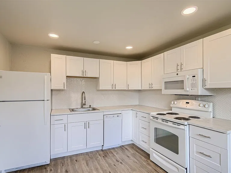 3227 S Huron St — Photo 11