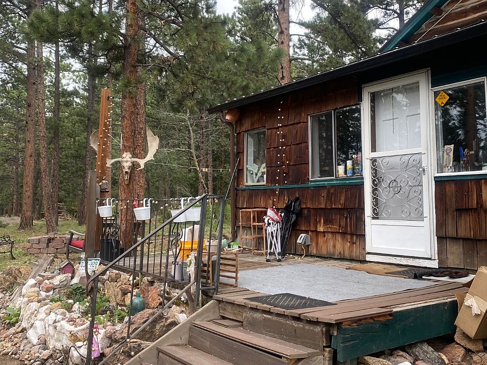 outside of cabin - very secluded and quiet