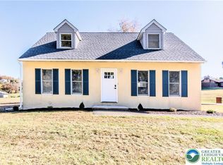 3271 W Scenic Dr, Danielsville, PA 18038