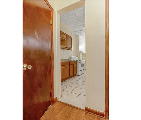 Rented by Block & Lot Real Estate | media 27