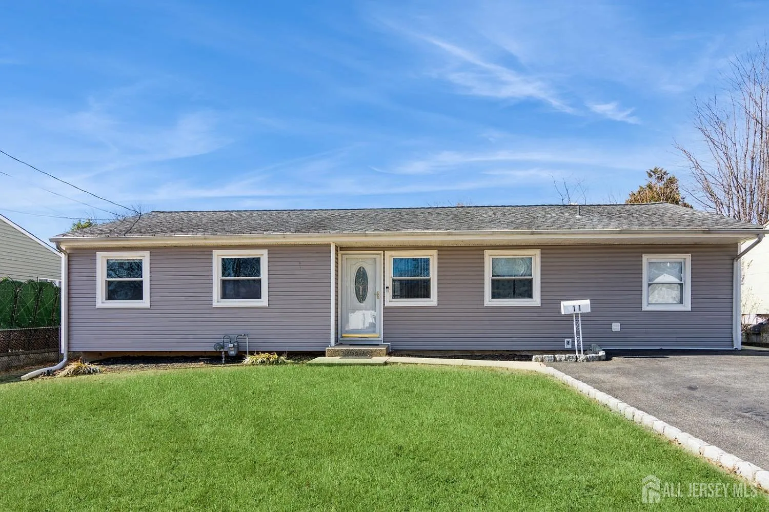 3 bed, 1.5 bath, $3,300 — Photo 1