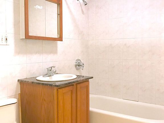 3rd image of 91 Kingsland Ave APT 1