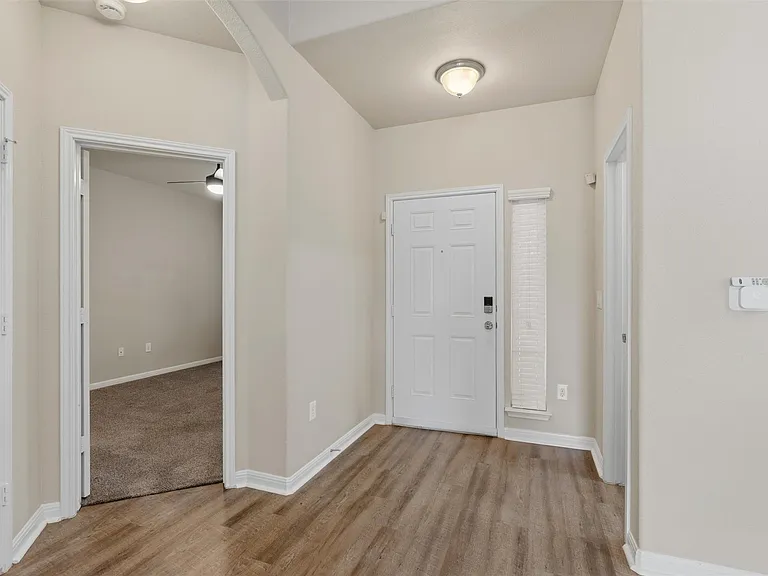 18413 Mammoth Cave Blvd — Photo 3