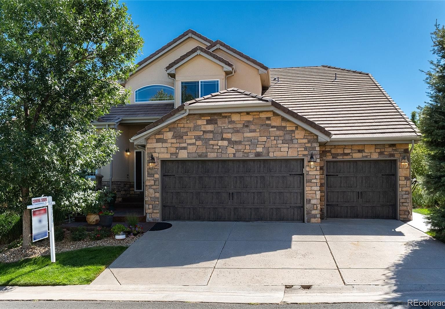 5242 Oak Hollow Drive