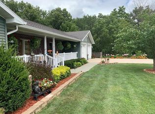 1004 W Pleasant Valley St, Sigourney, IA 52591
