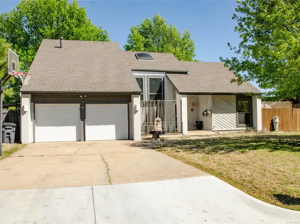 8408 E 64th Pl, Tulsa, OK 74133