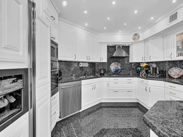 3320 W 90th St, Hialeah, FL 33018