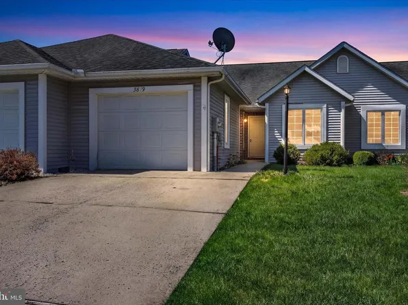 3819 Farmstead Dr, Fayetteville, PA 17222