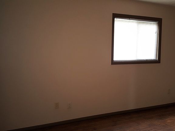 2nd image of 255 Meadow Dr