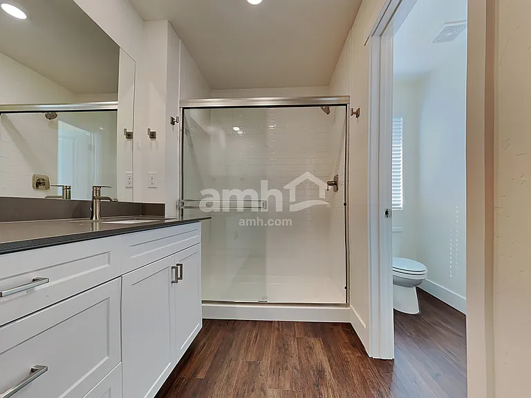 955 Moorside Ave — Photo 11