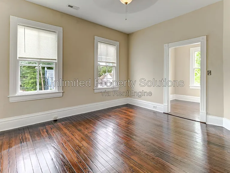 108 N 8th St #B — Photo 8