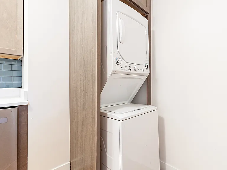 1742 N California Ave #1R — Photo 9