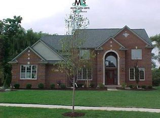 7544 Autumn Hl, West Bloomfield, MI 48323