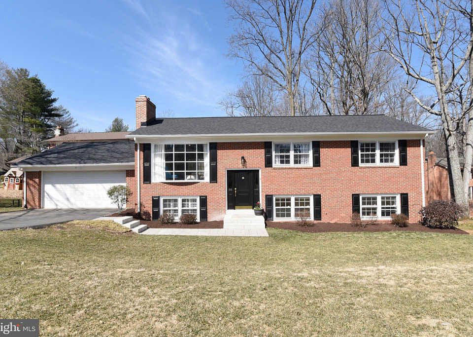 1st image of 3385 Hickory Hills Dr