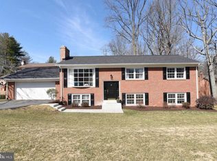 3385 Hickory Hills Dr, Oakton, VA 22124