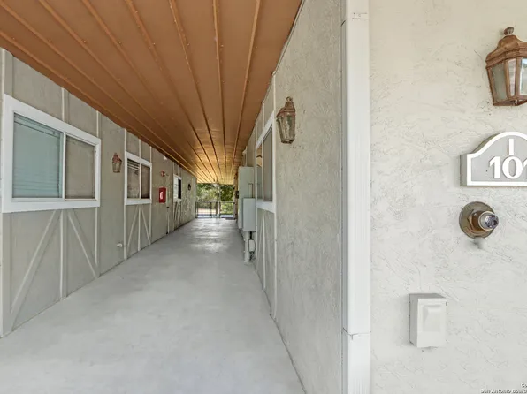 730 E Mather # 101, New Braunfels, TX 78130