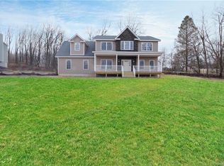 2 Orchard View Dr, Marlboro, NY 12542