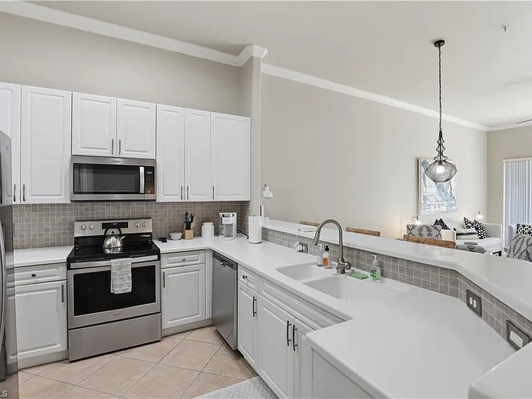 1214 Sweetwater Ln #2306 — Photo 2