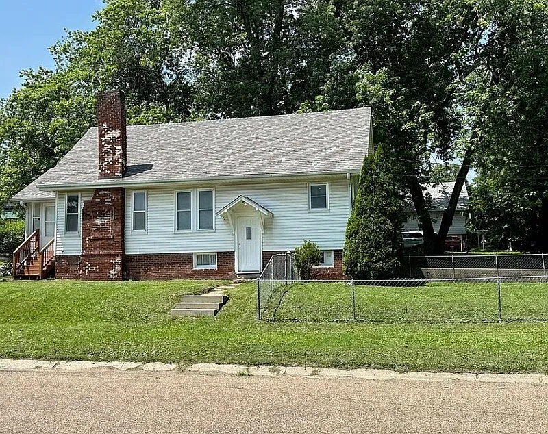 1015 A Ave E