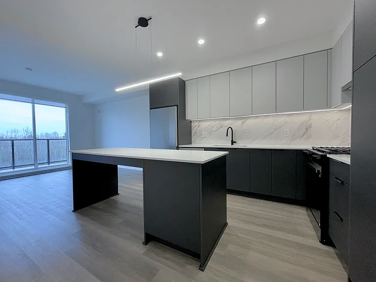7738 119a St #418 — Photo 2