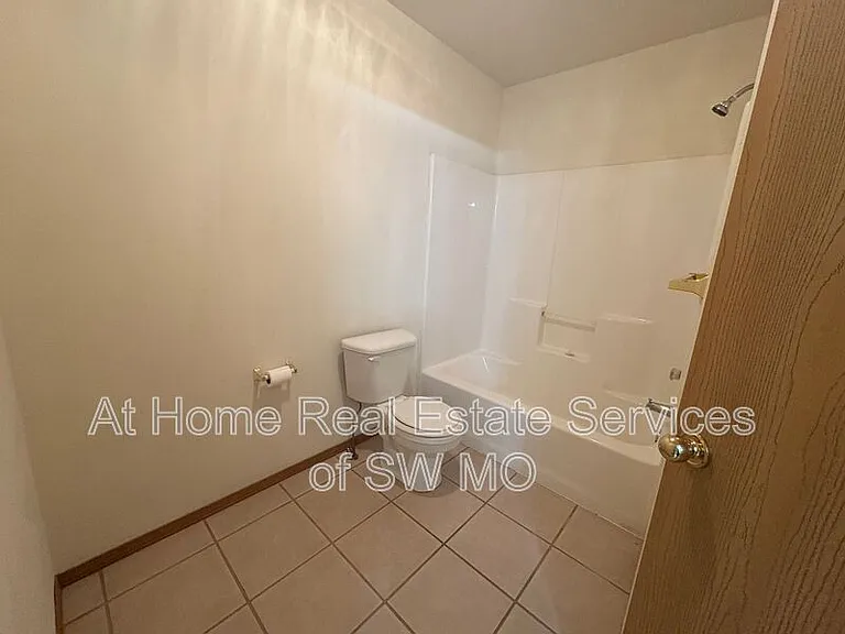 4440 W La Siesta St — Photo 6