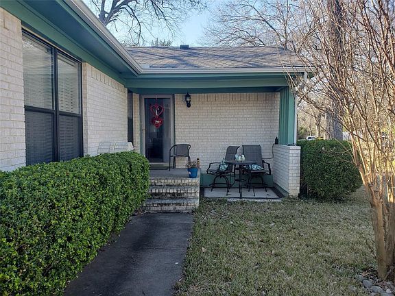 2nd image of 3440 Oak Creek Cir