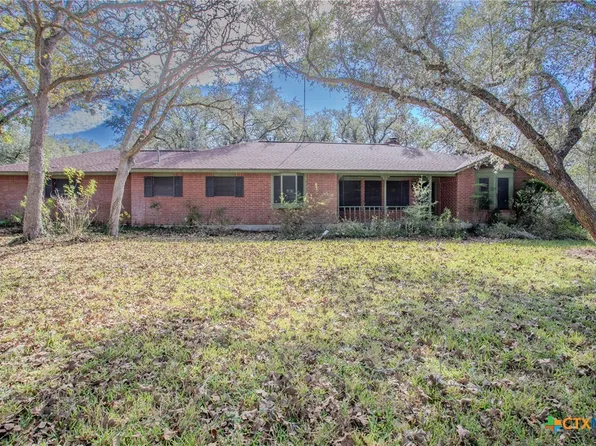 1535 Live Oak Dr, Inez, TX 77968