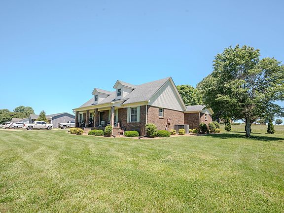 3rd image of 6 Hawthorne Dr