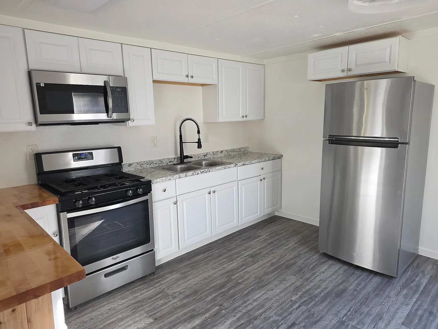 2 bed, 672 sqft, $975 — Photo 1