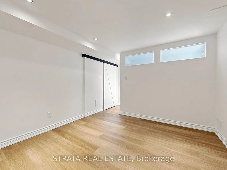 158 McRoberts Ave — Photo 5
