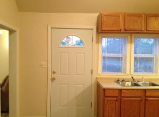 221 S Graham St, Mooreland, OK 73852