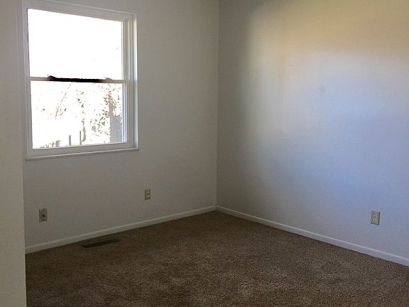 5th image of 58 Highridge Ct