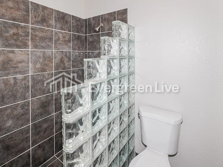 6604 W Christy Dr — Photo 18