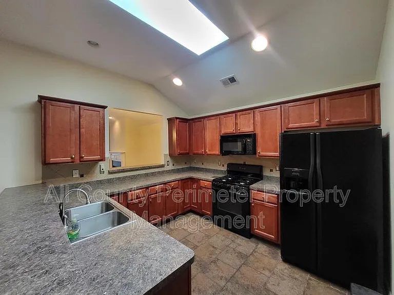 117 Cottage Club Dr — Photo 4