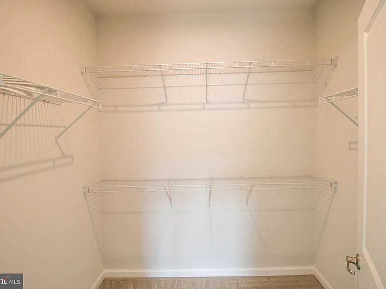 308 Blue Welsh St — Photo 13