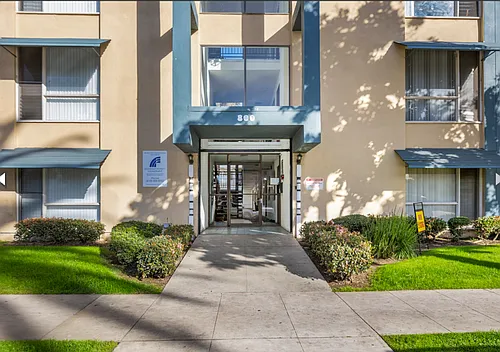 800 Linden Ave in Long Beach Photo 1