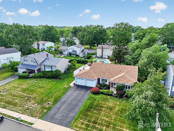 2nd image of 12 Virginia St