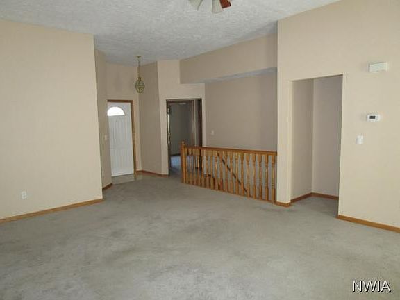3rd image of 200 Oakmont Dr
