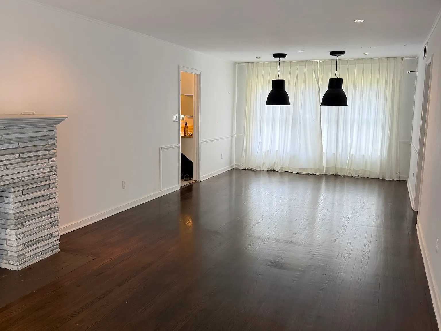3 bed, 1389 sqft, $1,800 — Photo 4